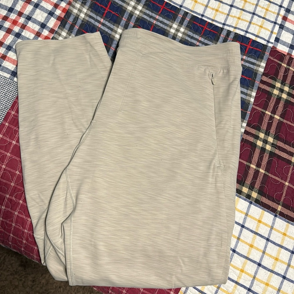 Lululemon men’s XXL jogger.